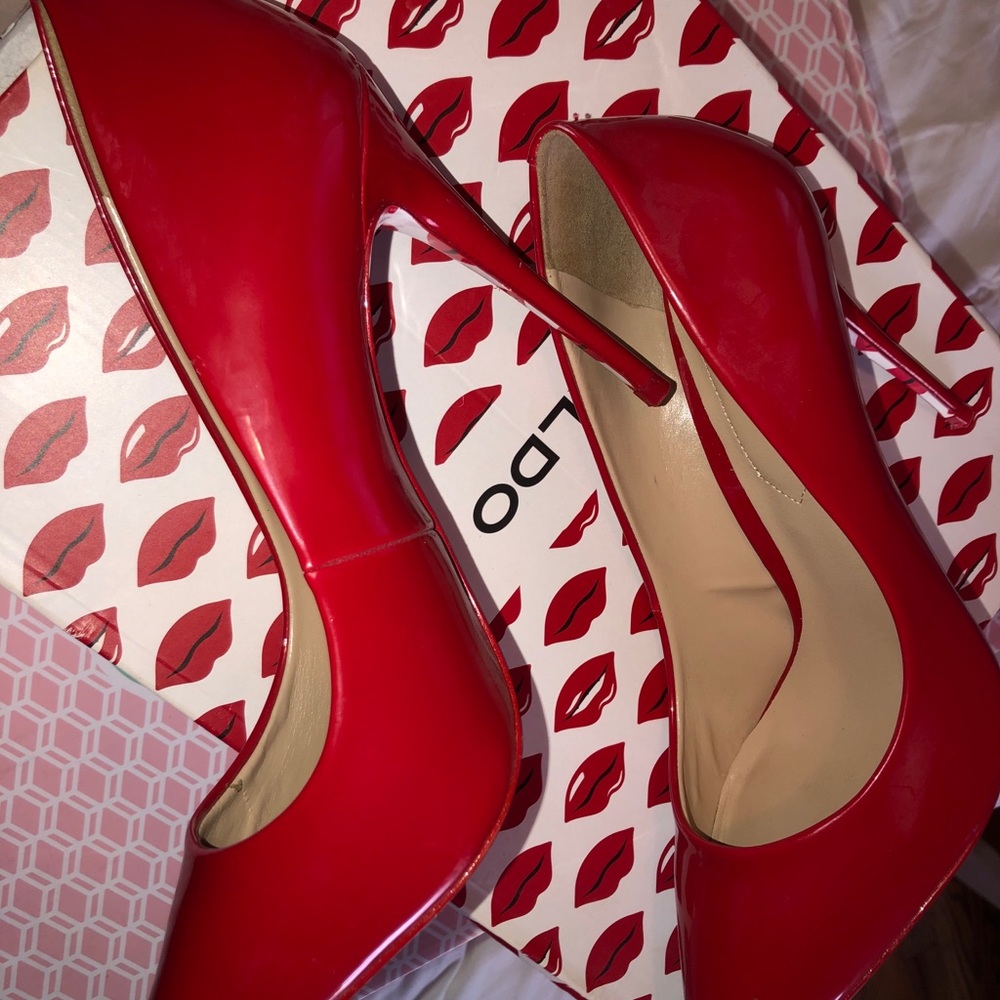 Red Pumps